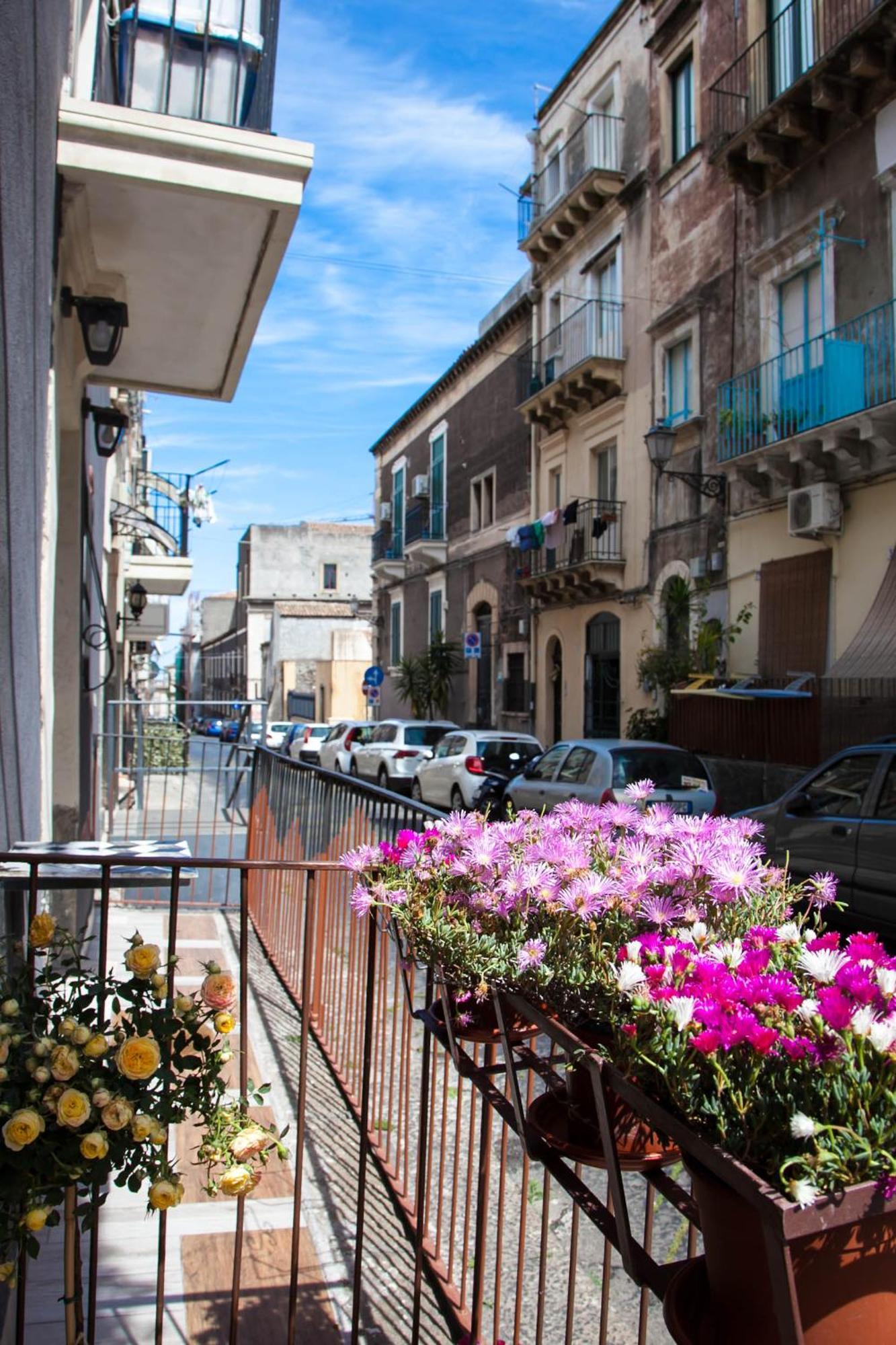 קטאניה La Casetta In Centro By Sicily In Home מראה חיצוני תמונה